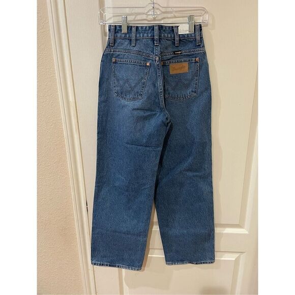 Wrangler NWT High Rise Mom Relaxed Distressed Jeans size 24 - Picture 6 of 8